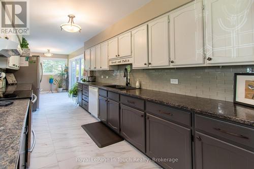 80 12 Concession E, Tiny, ON - Indoor Photo Showing Kitchen