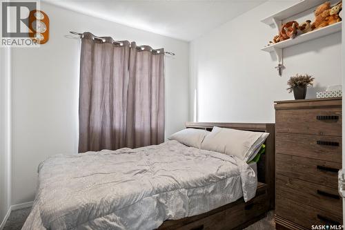 1402 10Th Avenue E, Regina, SK - Indoor Photo Showing Bedroom