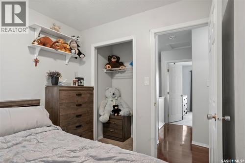 1402 10Th Avenue E, Regina, SK - Indoor Photo Showing Bedroom