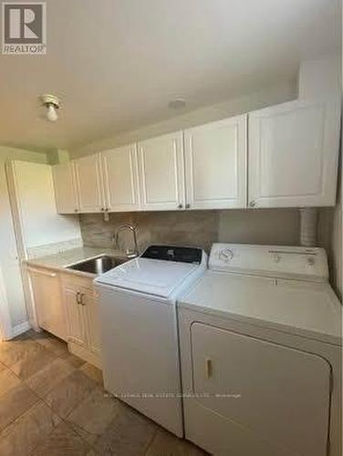 3589 Birchmeadow Crescent, Mississauga, ON - Indoor Photo Showing Laundry Room