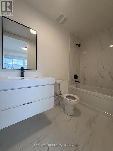 69 Everett Common, St. Catharines, ON - Indoor Photo Showing Bathroom