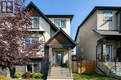 9062 14 Avenue SW  Calgary, AB T3H 4A5