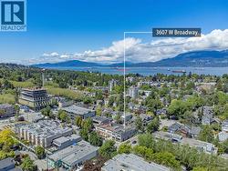 3607 W BROADWAY  Vancouver, BC V6R 2B8