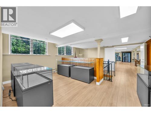 3607 W Broadway, Vancouver, BC 