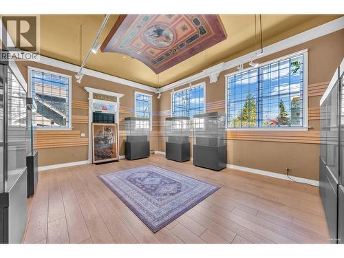 3607 W Broadway, Vancouver, BC 