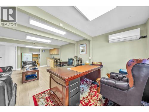 3607 W Broadway, Vancouver, BC 