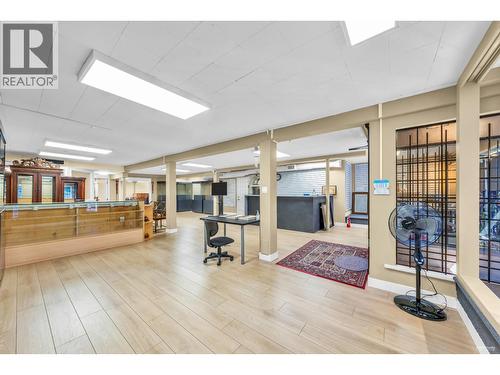 3607 W Broadway, Vancouver, BC 