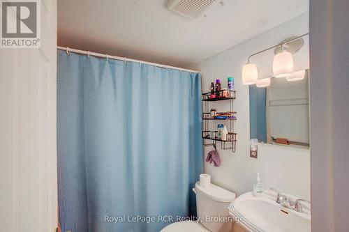 Unit 102 - 118 Preston Street, Wellington North (Arthur), ON - Indoor Photo Showing Bathroom