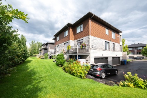 Back of Structure - 650 Rue Du Damier-Argenté, La Prairie, QC - Outdoor