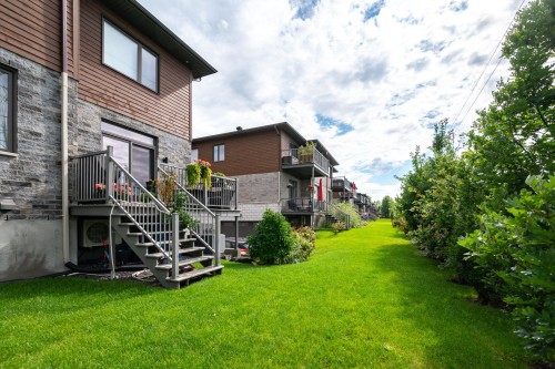 Back of Structure - 650 Rue Du Damier-Argenté, La Prairie, QC - Outdoor