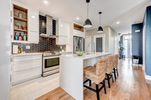 Kitchen - 650 Rue Du Damier-Argenté, La Prairie, QC - Indoor Photo Showing Kitchen With Upgraded Kitchen
