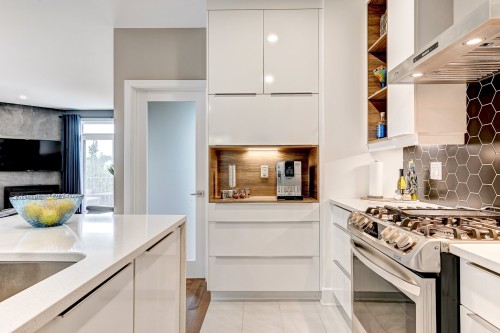 Kitchen - 650 Rue Du Damier-Argenté, La Prairie, QC - Indoor Photo Showing Kitchen With Upgraded Kitchen
