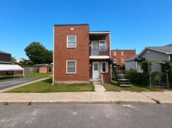 70  - 72 Rue Neveu Laval (Pont-Viau), QC H7J 1H5