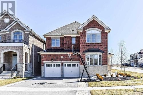 44 CLARA MAY AVENUE  East Gwillimbury, ON L9N 0R4
