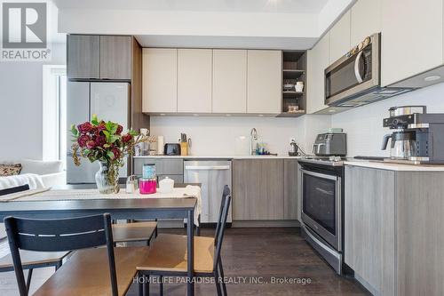 319 - 100 Eagle Rock Way, Vaughan, ON - Indoor