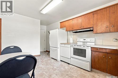 504 Leslie Avenue, Saskatoon, SK - Indoor Photo Showing Kitchen