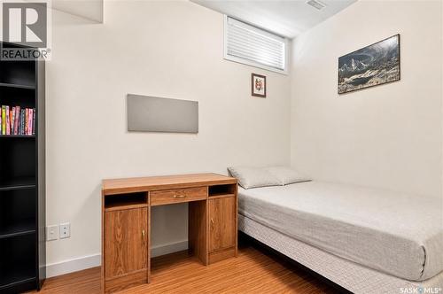 504 Leslie Avenue, Saskatoon, SK - Indoor Photo Showing Bedroom