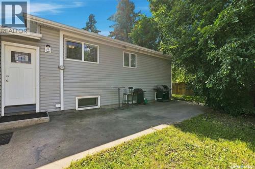 504 Leslie Avenue, Saskatoon, SK - Outdoor