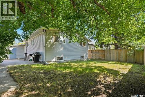 504 Leslie Avenue, Saskatoon, SK - Outdoor