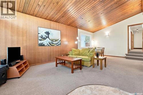 504 Leslie Avenue, Saskatoon, SK - Indoor