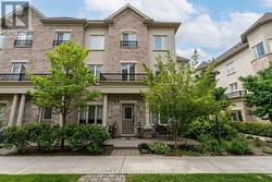 31 - 27 CONEFLOWER CRESCENT Toronto, ON M2R 0A5