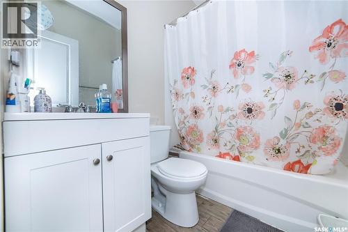 155 Marlatte Crescent, Saskatoon, SK - Indoor Photo Showing Bathroom