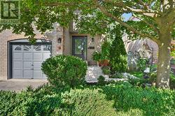 12 LANCASTER COURT Georgina, ON L4P 4A1