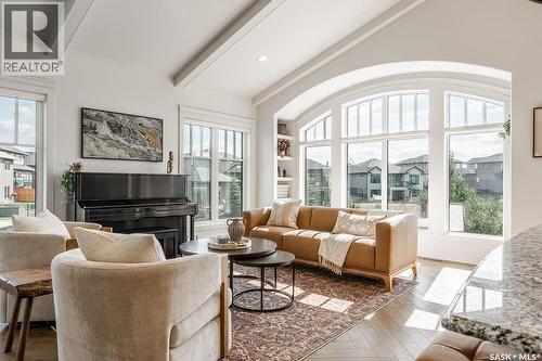 107 Mahabir Crescent, Saskatoon, SK - Indoor Photo Showing Living Room