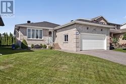 202 BELEY STREET  Brockville, ON K6V 6Z8