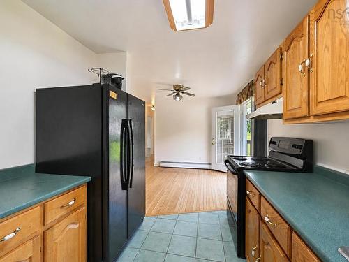 365 Johnson Rd, Georges River, NS - Indoor Photo Showing Kitchen
