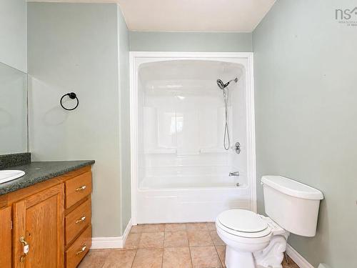 365 Johnson Rd, Georges River, NS - Indoor Photo Showing Bathroom