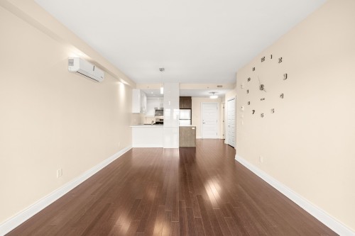 Living Room - 507-4125 Boul. St-Jean, Dollard-Des-Ormeaux, QC - Indoor Photo Showing Other Room