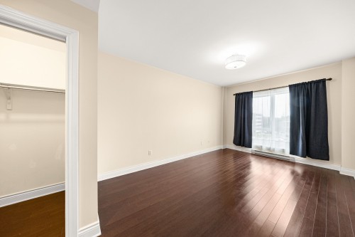Master Bedroom - 507-4125 Boul. St-Jean, Dollard-Des-Ormeaux, QC - Indoor Photo Showing Other Room