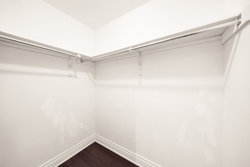 Closet - 507-4125 Boul. St-Jean, Dollard-Des-Ormeaux, QC - Indoor With Storage