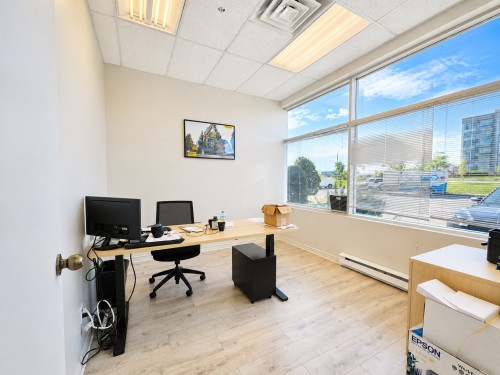 Bureau - 3220 Av. Jacques-Bureau, Laval (Chomedey), QC - Indoor Photo Showing Office