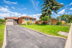 120 Falstaff Avenue Toronto, ON M6L 2E4