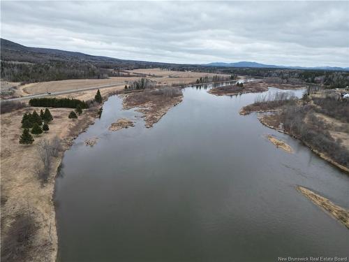 --- Route 385, Maple View, NB 
