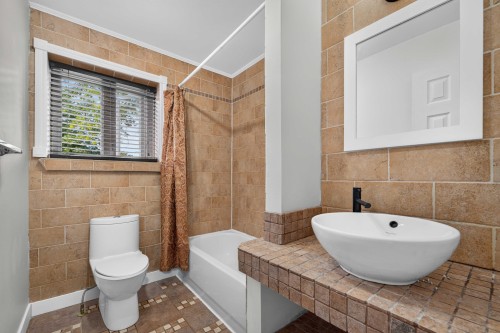 Bathroom - 38 Place De Morley, Lorraine, QC - Indoor Photo Showing Bathroom