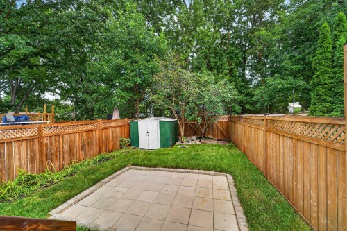 Courtyard - 38 Place De Morley, Lorraine, QC - Outdoor With Backyard