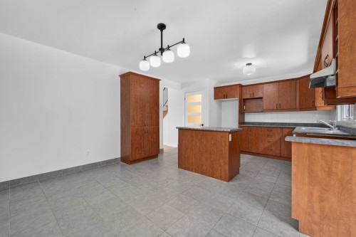 Dining Room - 38 Place De Morley, Lorraine, QC - Indoor Photo Showing Kitchen With Double Sink