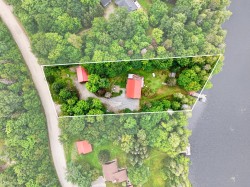 1732 Ch. du Lac-Paquet E.  Rivière-Rouge, QC J0T 1T0