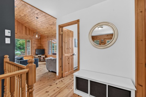 Hall d'entrée/Vestibule - 1732 Ch. Du Lac-Paquet E., Rivière-Rouge, QC - Indoor Photo Showing Other Room