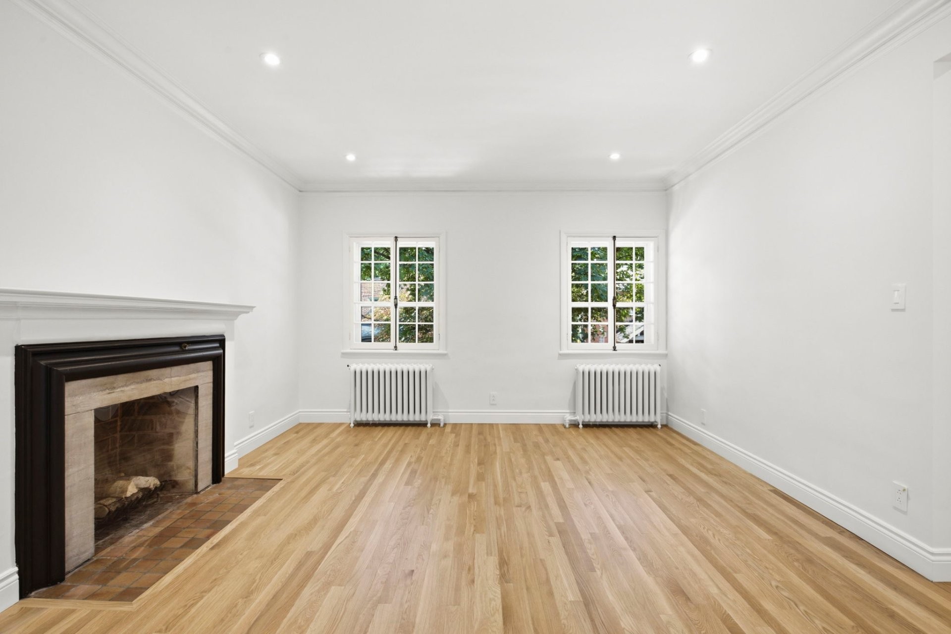 4694 Av Grosvenor — photo 3