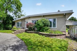 554 Rue Foster  Laval (Fabreville), QC H7P 3G6