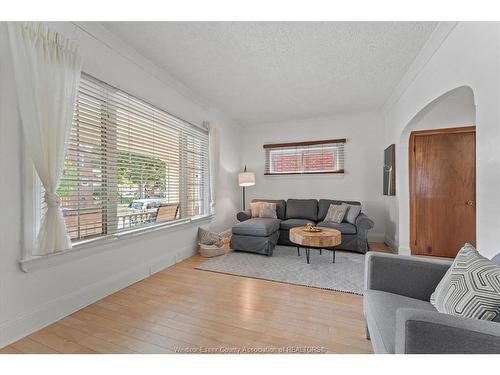 1437 Windermere, Windsor, ON 