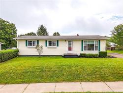 35 Harding DR  Nackawic, NB E6G 1C5