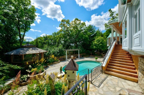 Vue - 276 Ch. Du Belvédère, Piedmont, QC - Outdoor With In Ground Pool