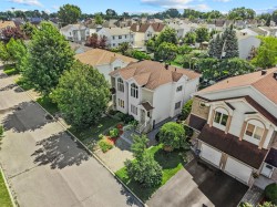 330 Rue Médard-Bourgault  Laval (Sainte-Rose), QC H7L 5K5