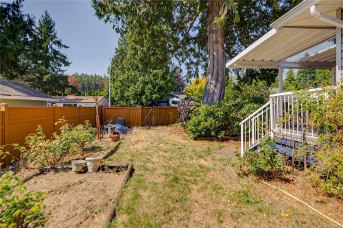 2193 Cardinal Pl, Comox, BC 