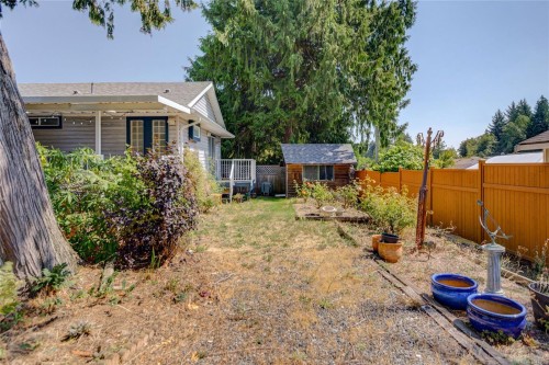 2193 Cardinal Pl, Comox, BC 